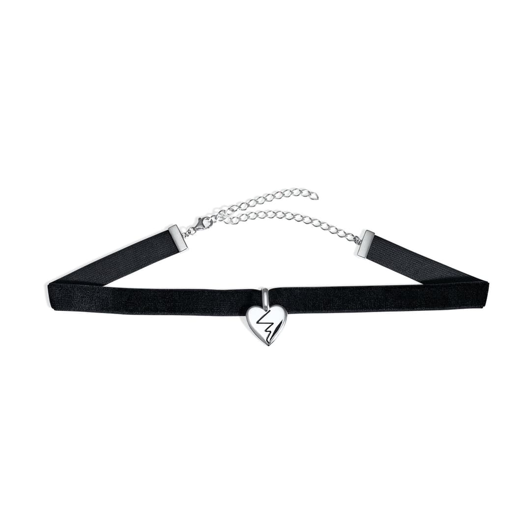 Nästan Heartbroken Necklace - black.