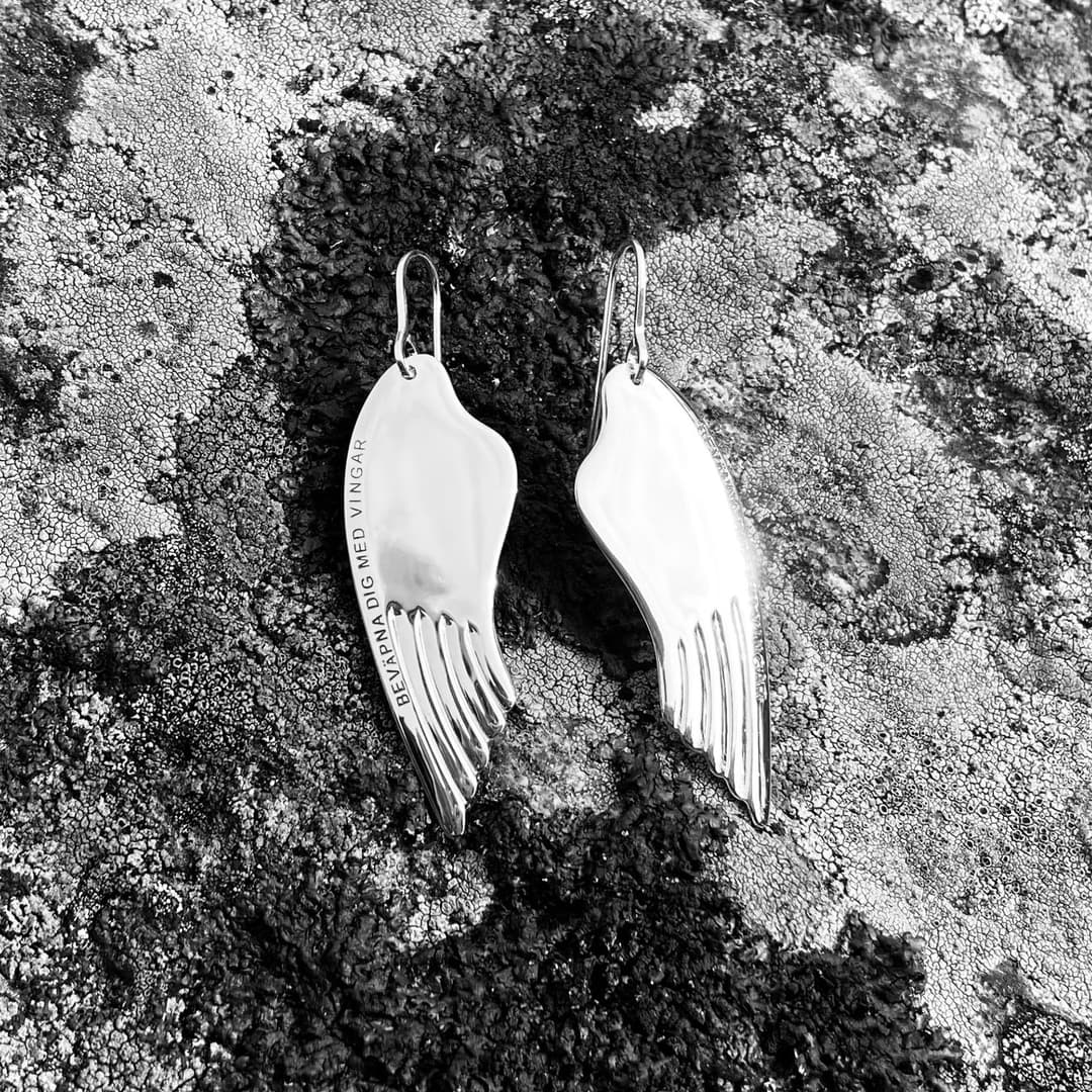 Beväpna Dig Med Vingar Earrings